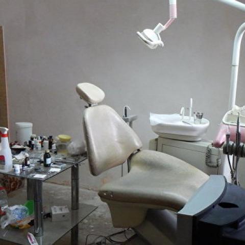 В Крыму задержан стоматолог, организовавший в клинике нарколабораторию  