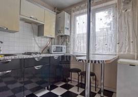 Продажа 2 комнатной квартиры в центре Алушты - Крым  недвижимость Алушта купить 2 комнатной квартиры в центре Алушты ул. 50 лет Октября.